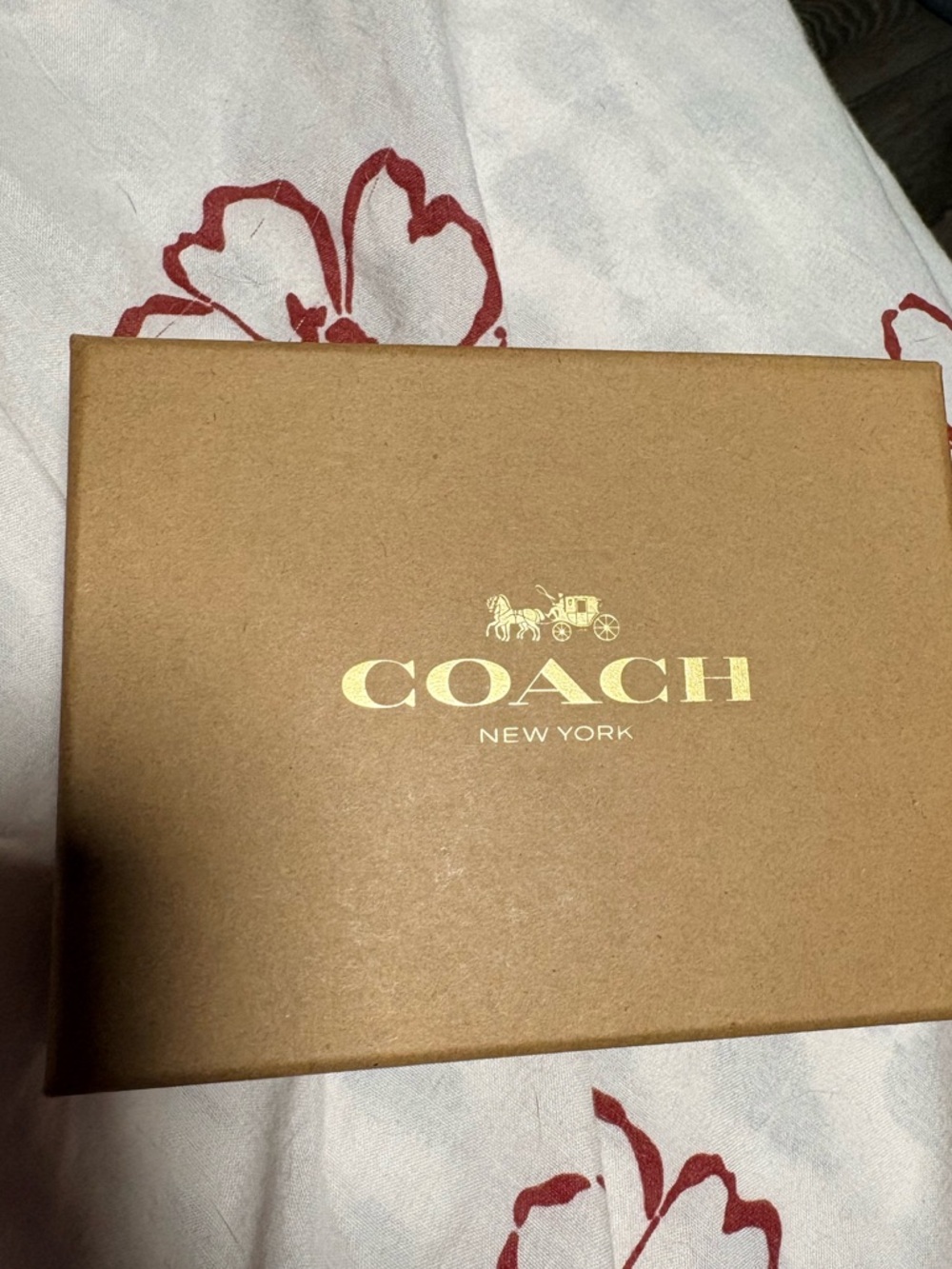 Coach Black Patent Leather Zip Wallet - Picture 8 of 8